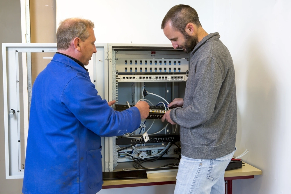 Stagiaires titre professionnel Agent de maintenance des bâtiments